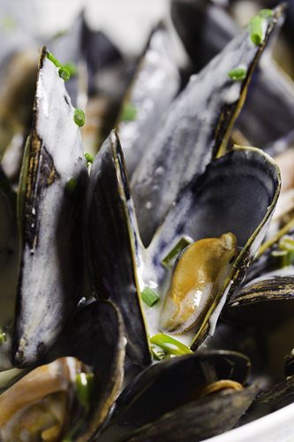 Bowl of mussels. Image courtesy of Dreamstime | Paul Binet
